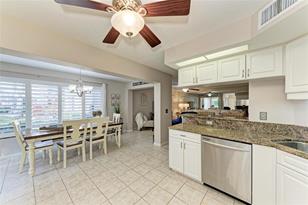 821 Montrose Dr - Photo 11