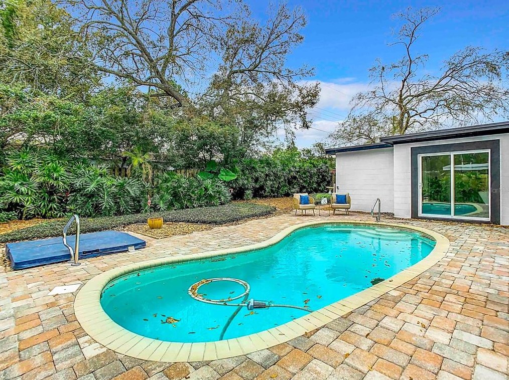 6123 111th Ave, Tampa FL  33617-3129 exterior