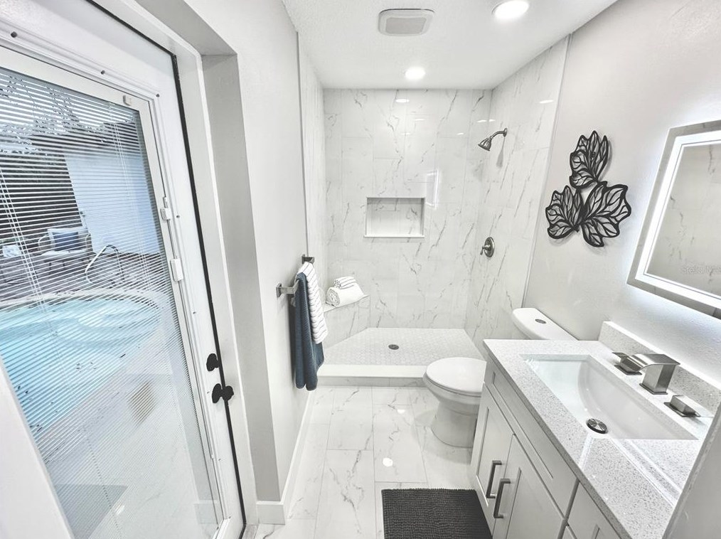 6123 111th Ave, Tampa FL  33617-3129 exterior