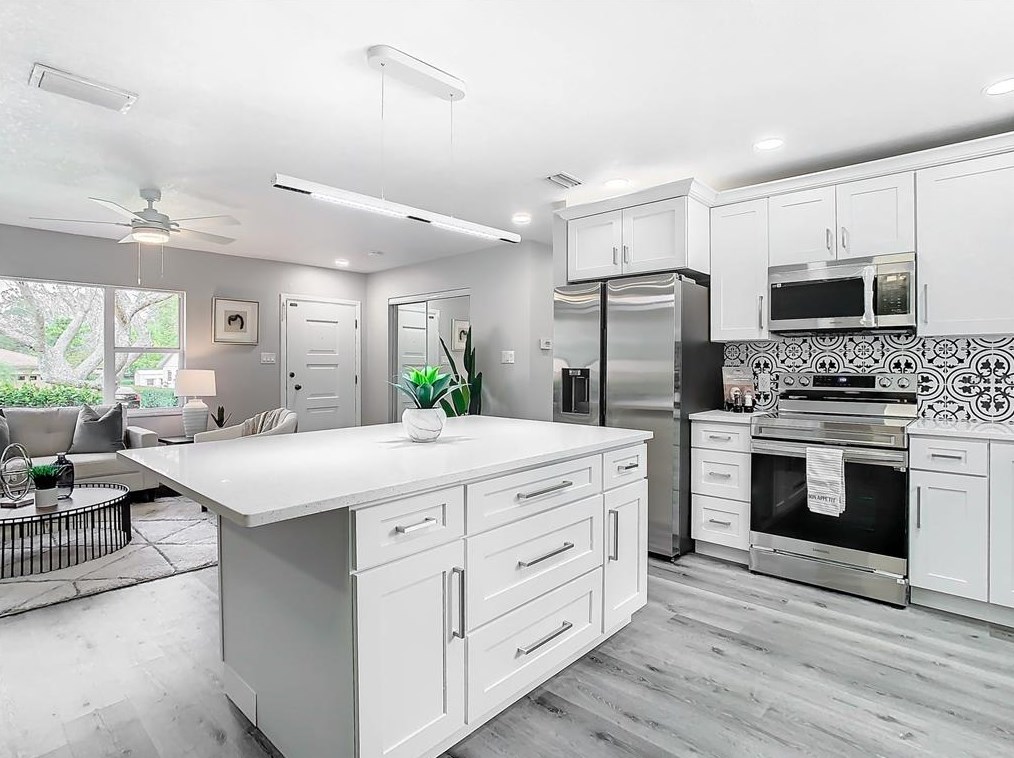 6123 111th Ave, Tampa FL  33617-3129 exterior