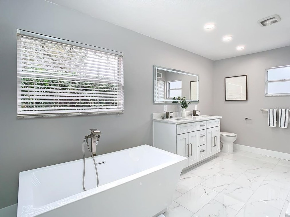 6123 111th Ave, Tampa FL  33617-3129 exterior