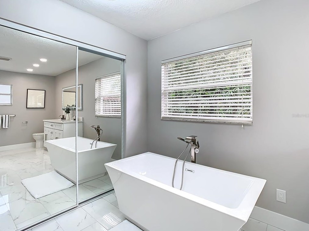 6123 111th Ave, Tampa FL  33617-3129 exterior