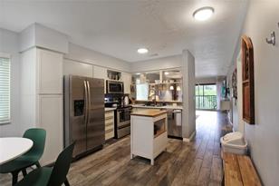 2124 N Tamiami Trl, Sarasota, FL 34234 - Photo 3