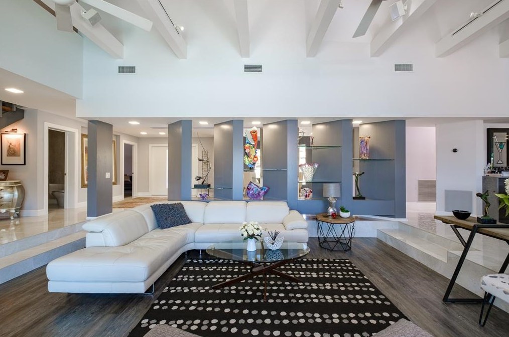 414 Mdw Lark Dr, Sarasota FL 34236-1902 exterior