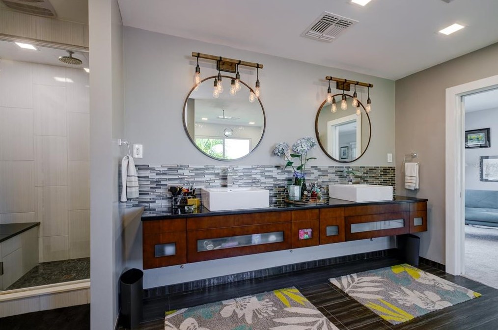 414 Mdw Lark Dr, Sarasota FL 34236-1902 exterior