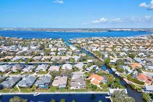 4728 Halyard Dr, Bradenton, FL 34208-8495