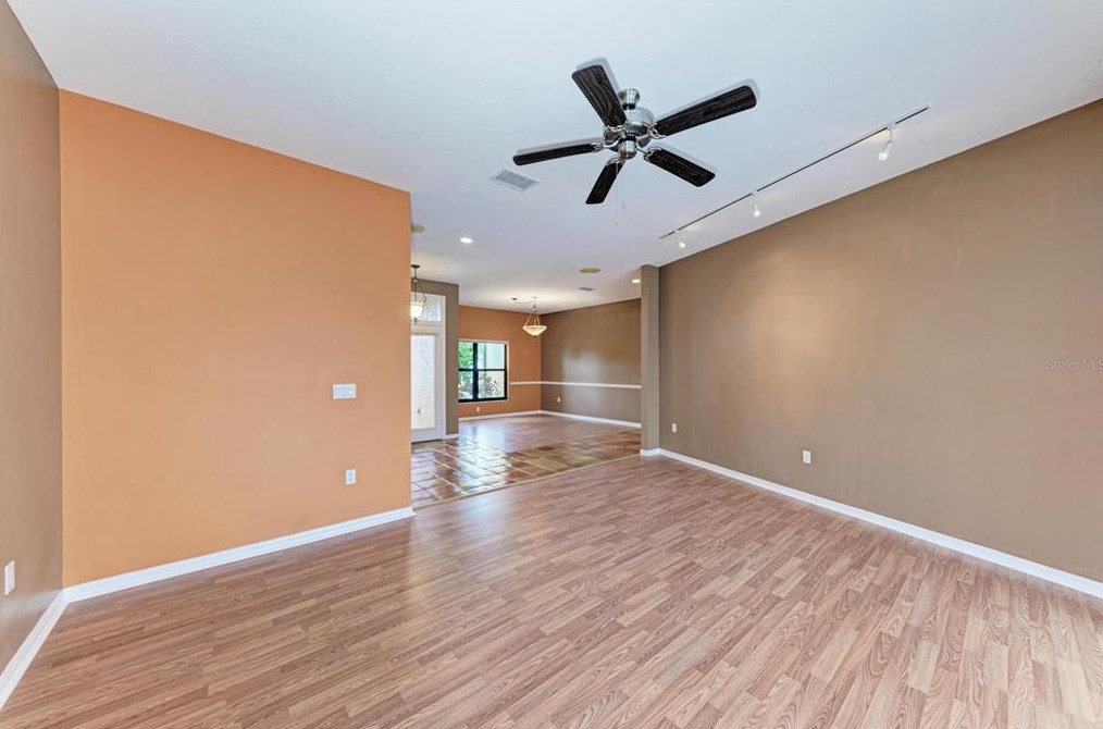 307 Bayside Pkwy, Nokomis FL 34275-3428 exterior