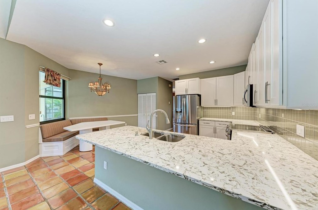 307 Bayside Pkwy, Nokomis FL 34275-3428 exterior