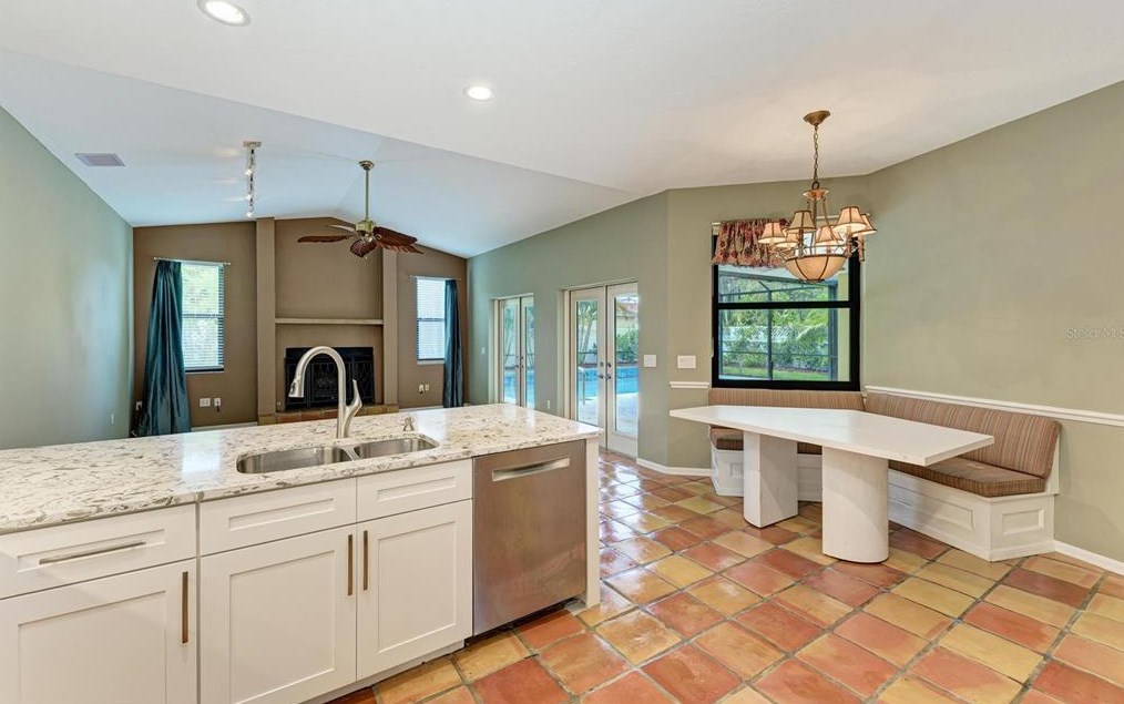 307 Bayside Pkwy, Nokomis FL 34275-3428 exterior