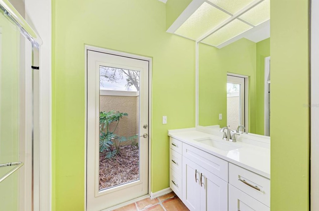 307 Bayside Pkwy, Nokomis FL 34275-3428 exterior