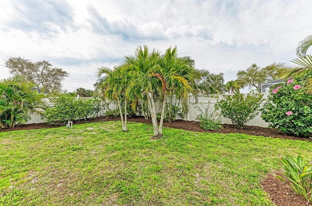 307 Bayside Pkwy, Nokomis FL 34275-3428 exterior