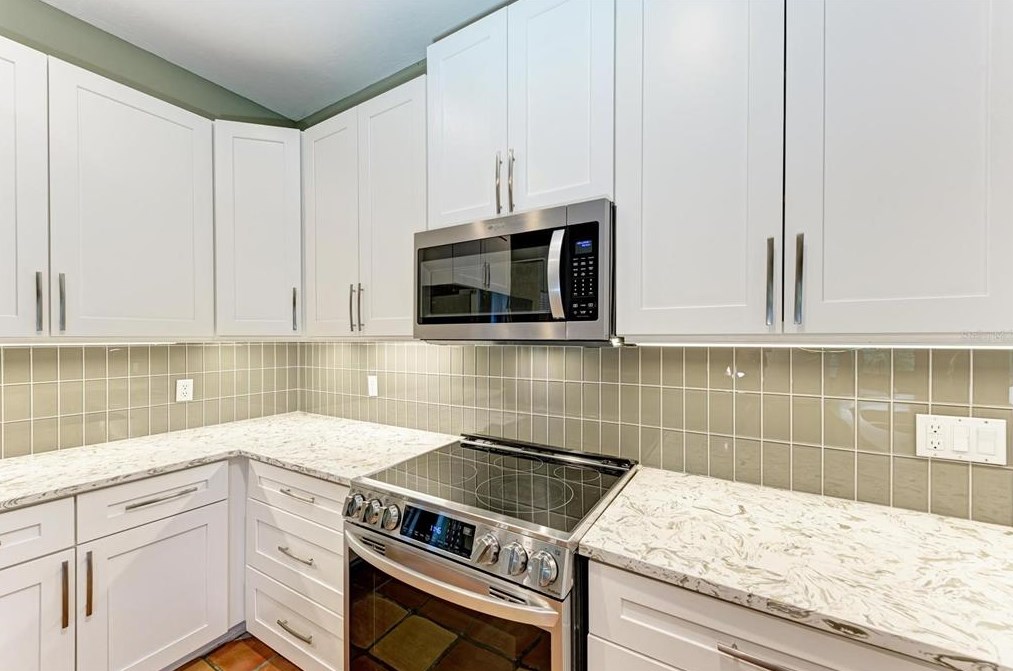 307 Bayside Pkwy, Nokomis FL 34275-3428 exterior