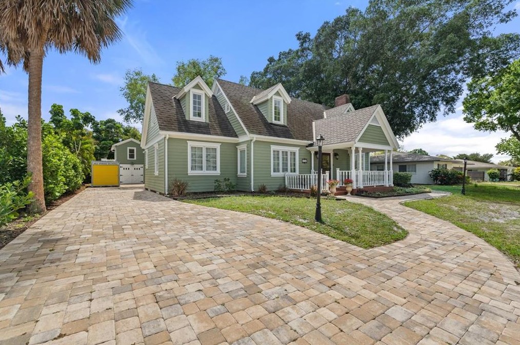 7754 Westmoreland Dr, Sarasota FL  34243-1957 exterior