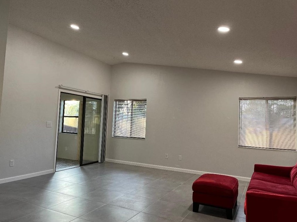 20 Lago Vista Pl, Palm Coast FL  32164-7721 exterior