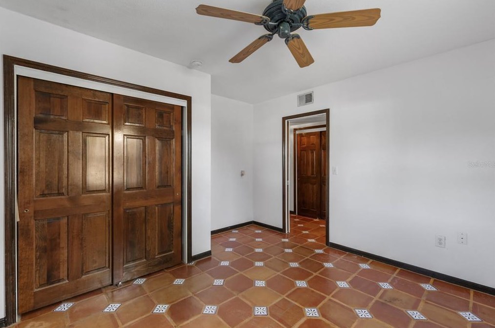 504 71 St, Bradenton Beach FL  34217-1103 exterior