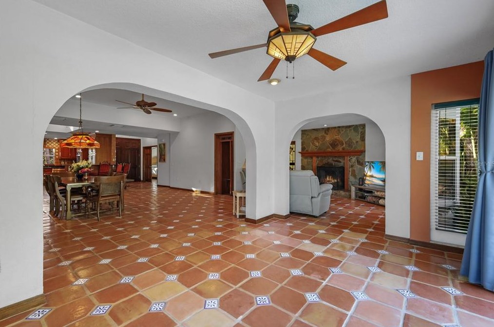 504 71 St, Bradenton Beach FL  34217-1103 exterior