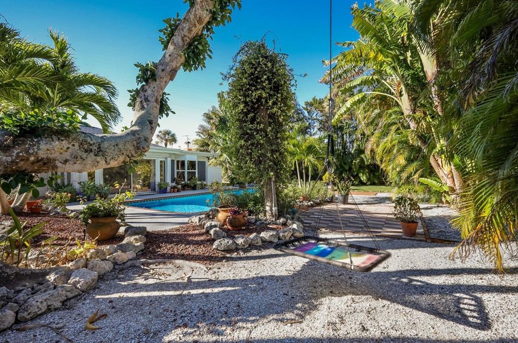 504 71 St, Bradenton Beach FL  34217-1103 exterior