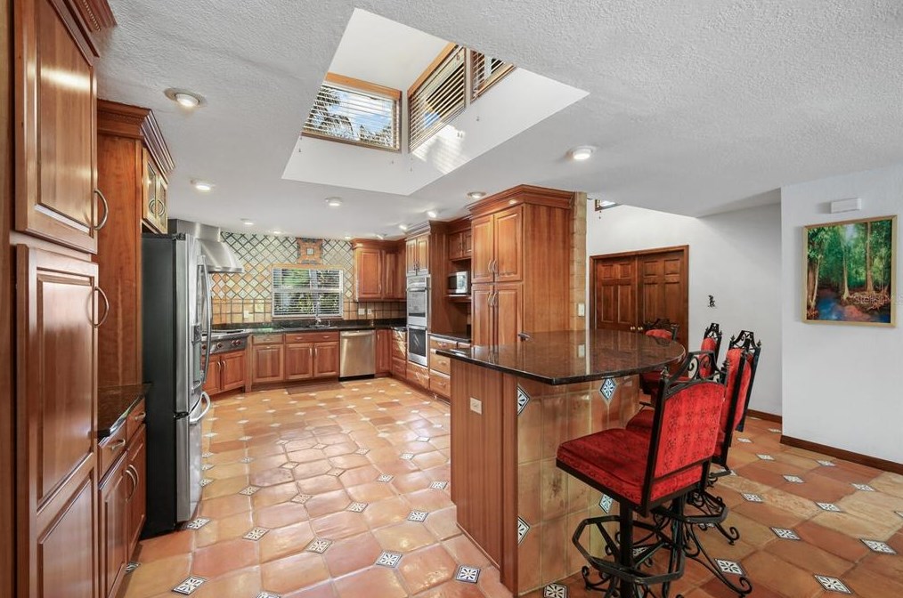 504 71 St, Bradenton Beach FL  34217-1103 exterior