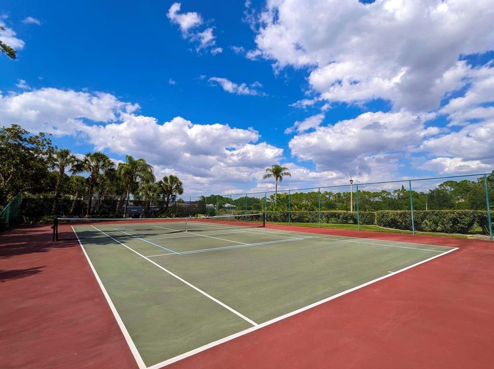 9320 Clubside Cir, Sarasota FL  34238-3322 exterior