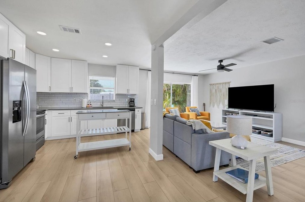 2702 40th St, Bradenton FL  34205-1225 exterior