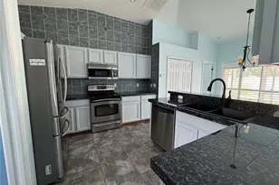 5009 Sturbridge Ct, Sarasota, FL 34238 - Photo 3