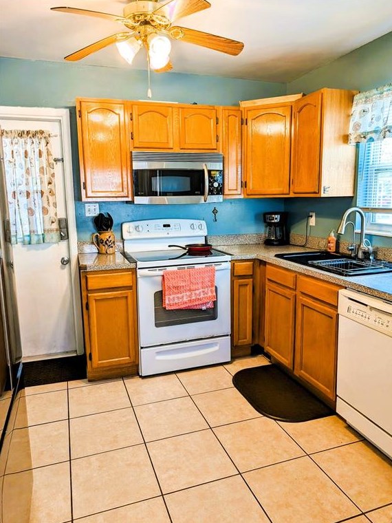 2068 Garden Ln, Bradenton FL  34207-8553 exterior