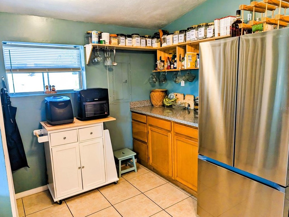 2068 Garden Ln, Bradenton FL  34207-8553 exterior