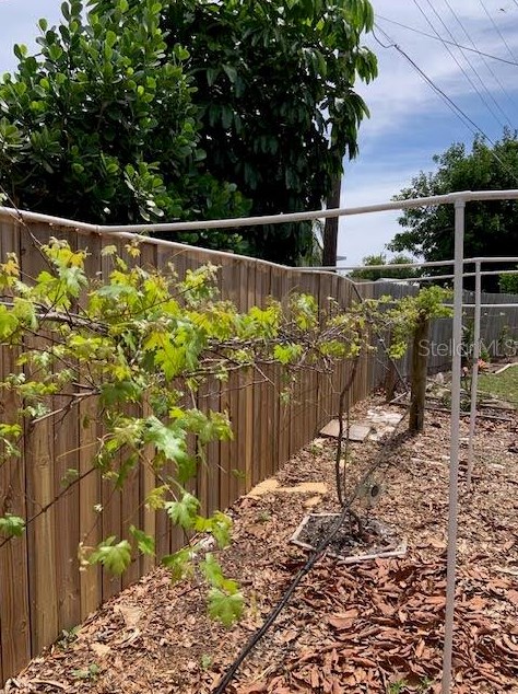 2068 Garden Ln, Bradenton FL  34207-8553 exterior