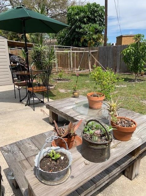 2068 Garden Ln, Bradenton FL  34207-8553 exterior