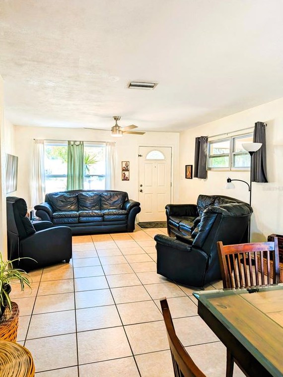 2068 Garden Ln, Bradenton FL  34207-8553 exterior