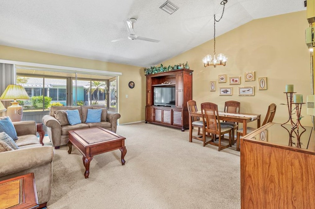 4108 38th Ave, Bradenton FL  34208-6933 exterior