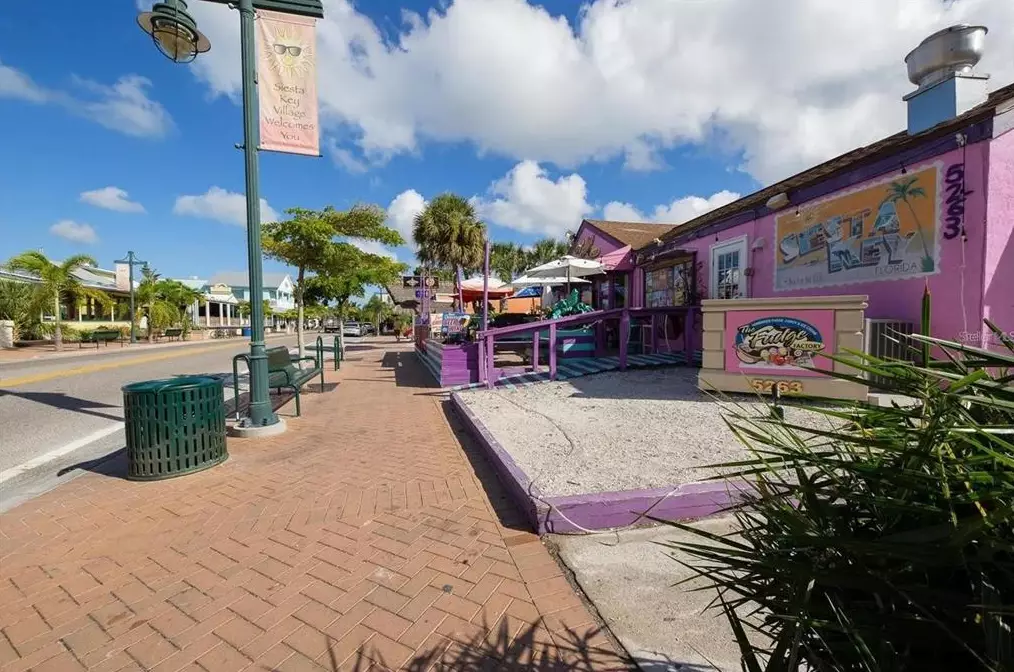 1624 Stickney Point Rd, Sarasota FL  34231-3767 exterior