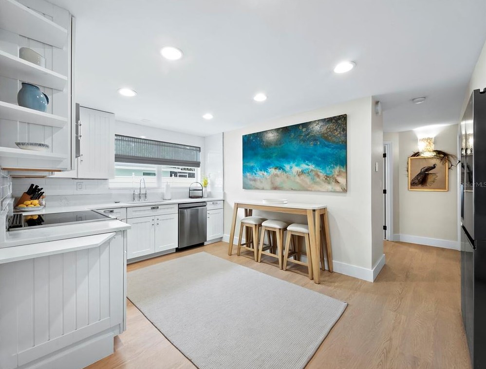 680 Fox St, Longboat Key FL 34228-1020 exterior