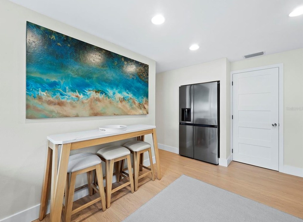 680 Fox St, Longboat Key FL 34228-1020 exterior