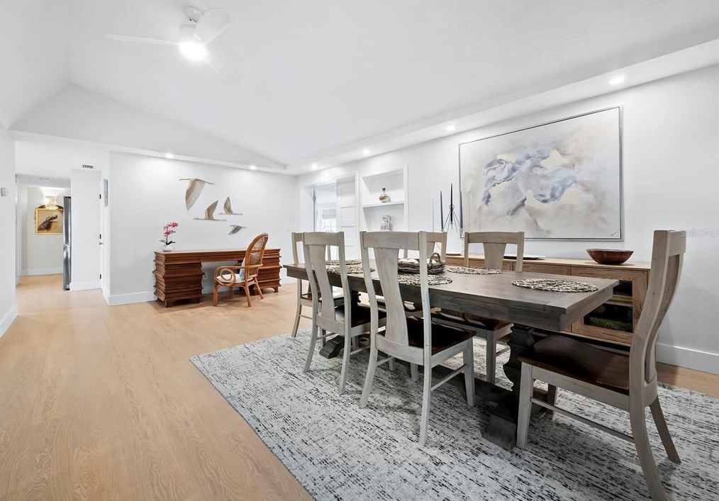 680 Fox St, Longboat Key FL 34228-1020 exterior