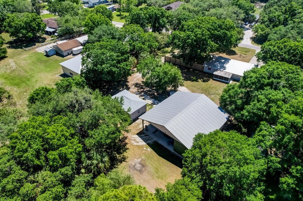 6109 45th Avenue Dr, Bradenton FL  34203-9501 exterior