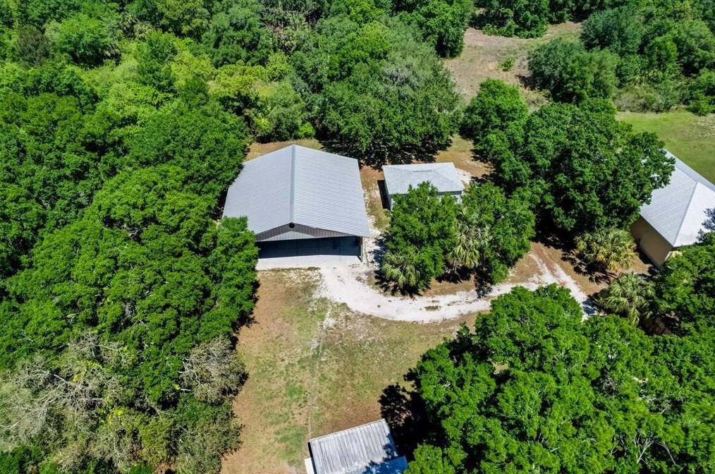 6109 45th Avenue Dr, Bradenton FL  34203-9501 exterior