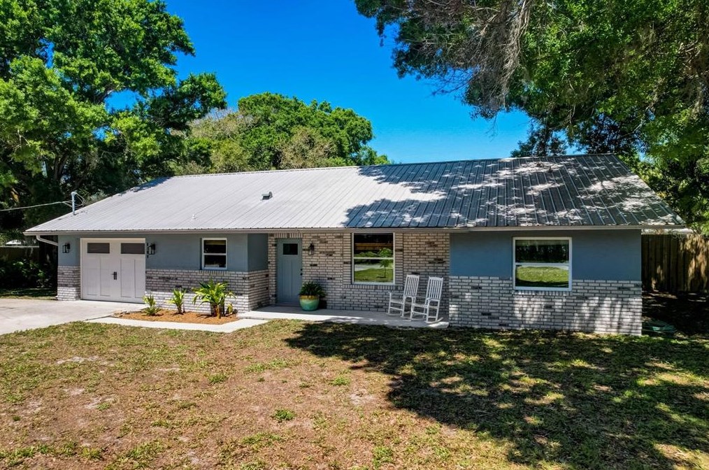 6109 45th Avenue Dr, Bradenton FL  34203-9501 exterior