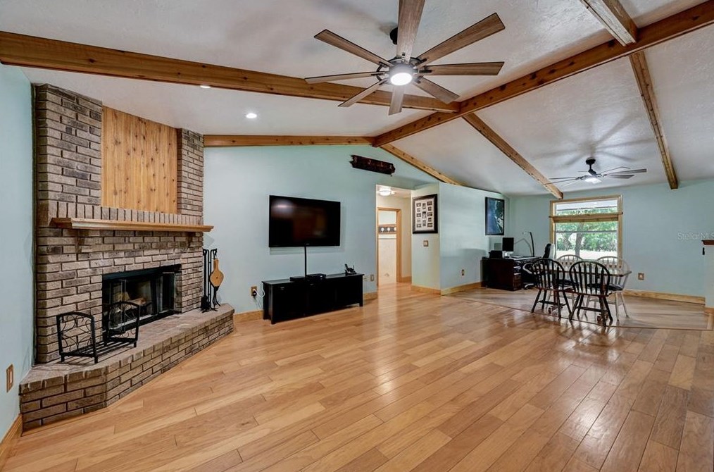 6109 45th Avenue Dr, Bradenton FL  34203-9501 exterior