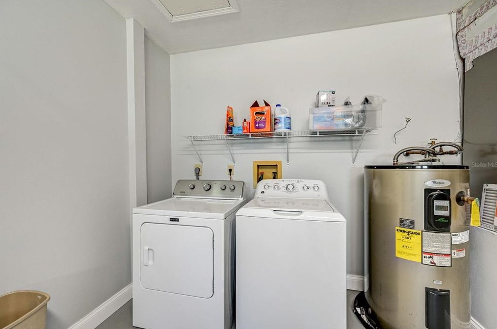 6109 45th Avenue Dr, Bradenton FL  34203-9501 exterior