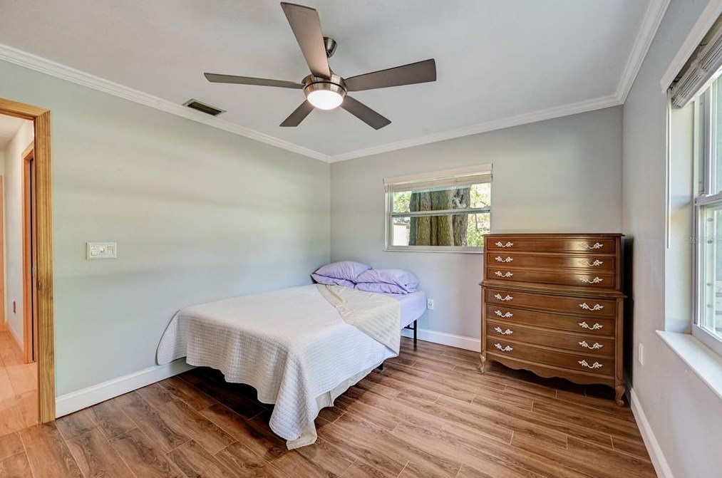 6109 45th Avenue Dr, Bradenton FL  34203-9501 exterior