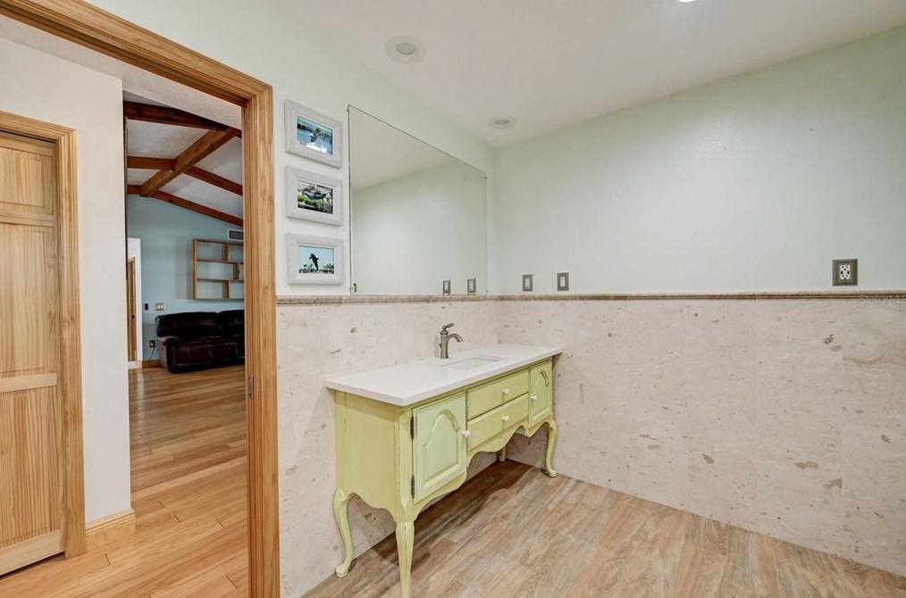 6109 45th Avenue Dr, Bradenton FL  34203-9501 exterior