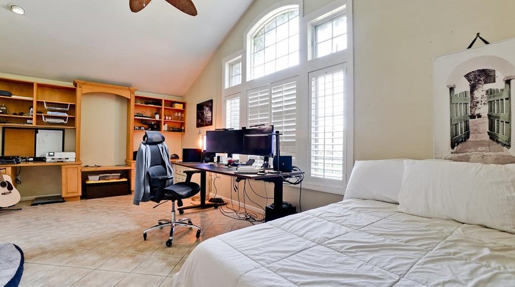 5346 Dominica Cir, Sarasota FL  34233-3817 exterior