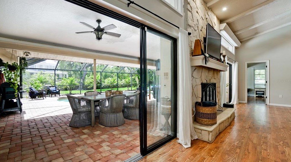 5346 Dominica Cir, Sarasota FL  34233-3817 exterior