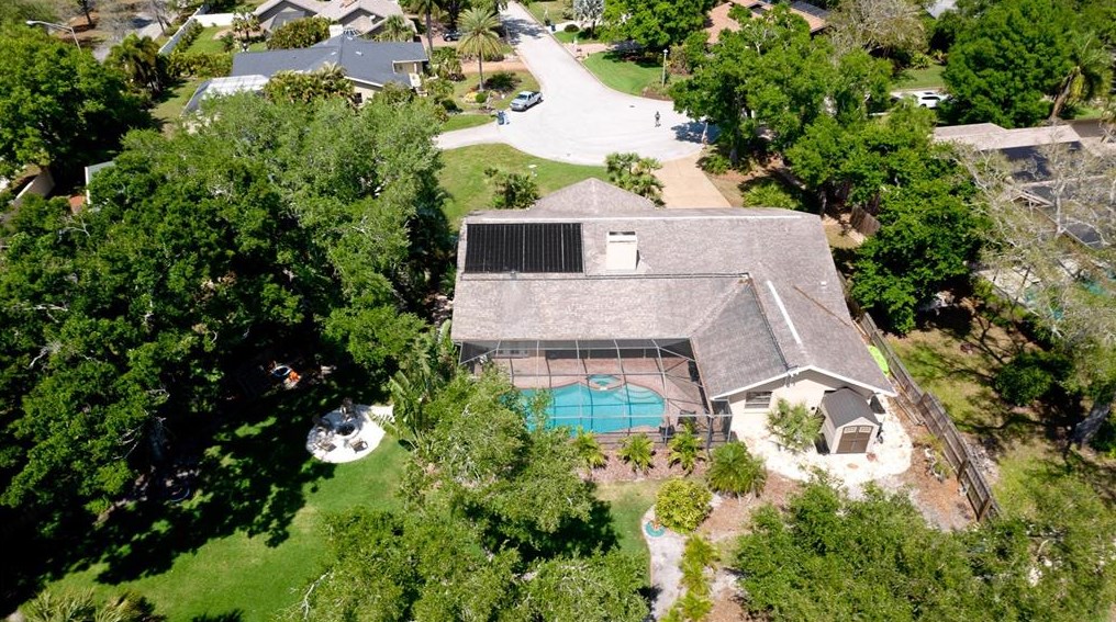 5346 Dominica Cir, Sarasota FL  34233-3817 exterior