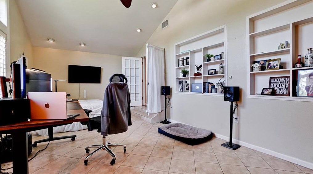 5346 Dominica Cir, Sarasota FL  34233-3817 exterior