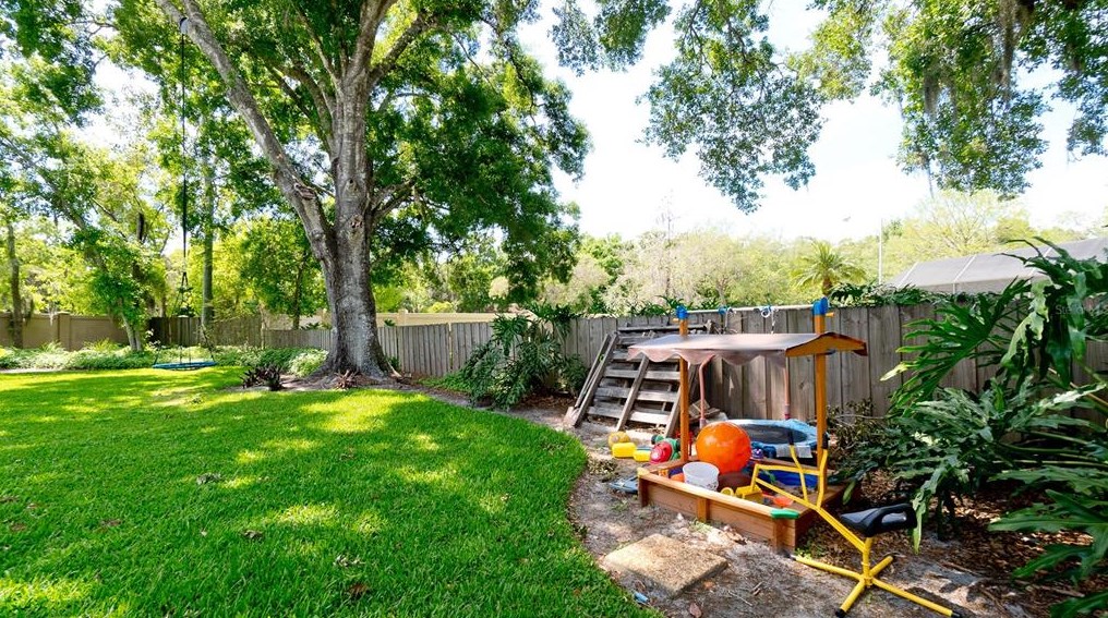 5346 Dominica Cir, Sarasota FL  34233-3817 exterior