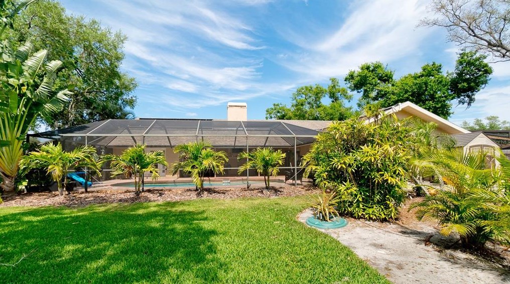 5346 Dominica Cir, Sarasota FL  34233-3817 exterior