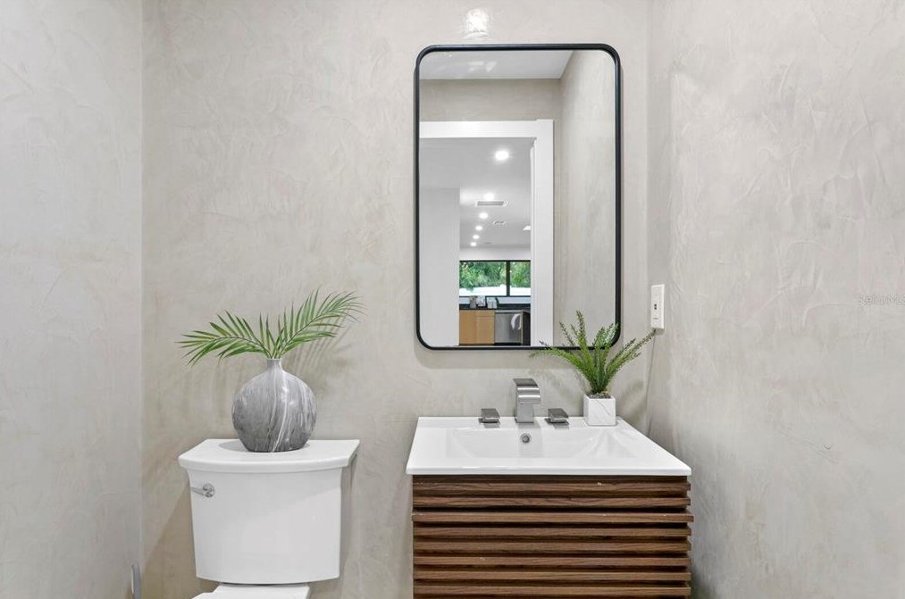 4408 Macdill Ave, Tampa FL  33611-2714 exterior