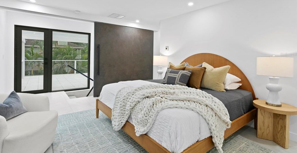 4408 Macdill Ave, Tampa FL  33611-2714 exterior